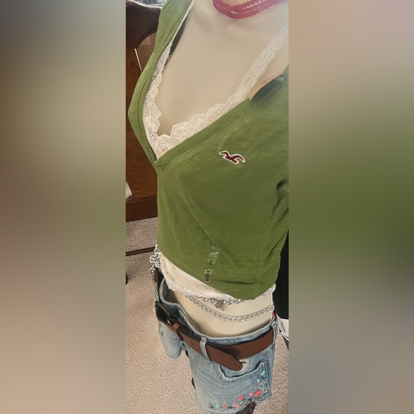 Y2K Unique Hollister SoCal V-neckline short sleeve top - Picture 7 of 12